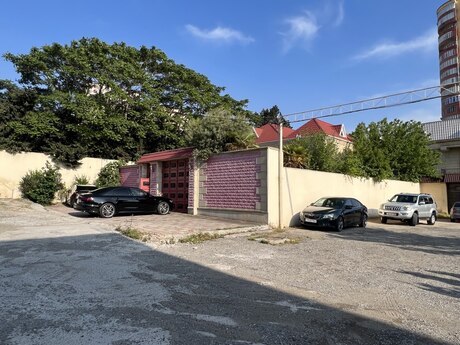 5 otaqlı həyət evi/bağ evi - Əhmədli m. - 320 m²