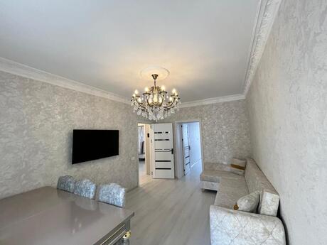 Elan №6145710 - Bakı, İçəri Şəhər m., 3 otaqlı, 70 m², 3/5 mərtəbə