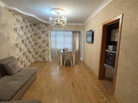 Объявление №6145795 - Баку, м. 28 мая, 2-комн., 60 м², 4/5 этаж