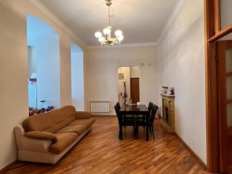 Elan №6146064 - Bakı, İçəri Şəhər m., 3 otaqlı, 110 m², 2/3 mərtəbə
