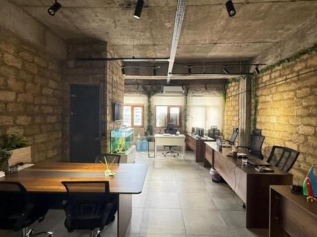 11 otaqlı ofis - Şah İsmayıl Xətai m. - 1350 m²