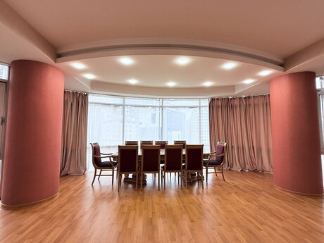 4 otaqlı mənzil, 200 m², 28 May: 540 000 ₼ 2