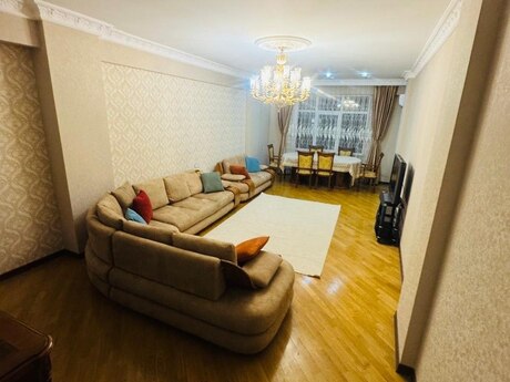 Объявление №5881587 - Баку, Сабаильский р., 3-комн., 135 м², 9/18 этаж