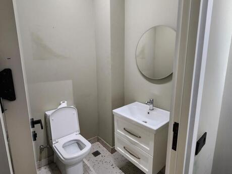 1 otaqlı ofis - Ağ şəhər q. - 52 m²