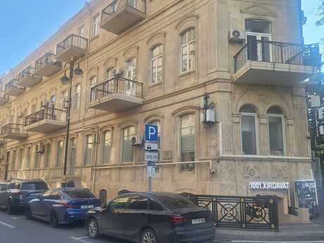 İçəri Şəhərdə 2 otaqlı köhnə tikili mənzil satılır, 50 m², 210 000 AZN, şəkil 4 / 12