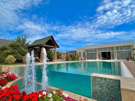 6 otaqlı həyət evi/bağ evi - Mərdəkan q. - 600 m²