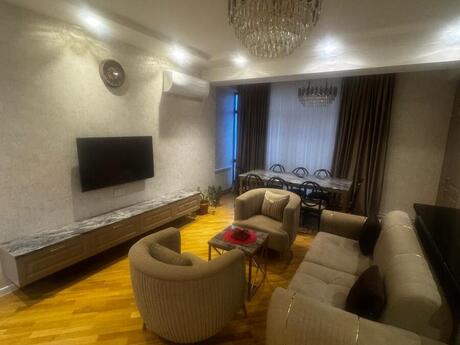 4 otaqlı yeni tikili - Əhmədli m. - 141 m²