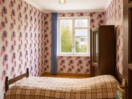 3 otaqlı köhnə tikili - İnşaatçılar m. - 85 m²