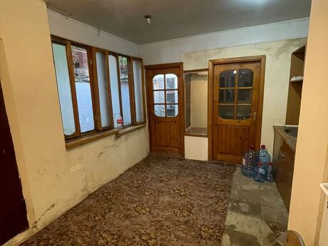 5 otaqlı həyət evi/bağ evi - Bakıxanov q. - 120 m²