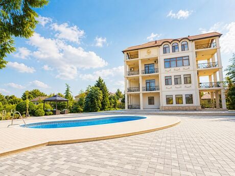 10 otaqlı həyət evi/bağ evi - Pirşağı q. - 900 m²