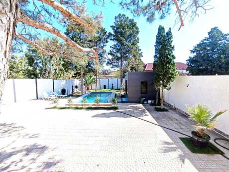6 otaqlı həyət evi/bağ evi - Şüvəlan q. - 360 m²