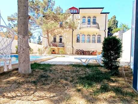 6 otaqlı həyət evi/bağ evi - Şüvəlan q. - 360 m²