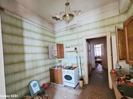 Продаётся 3-комнатная квартира в старом фонде, Elmlər Akademiyası, 98 м², 300 000 AZN, фото 4 / 6