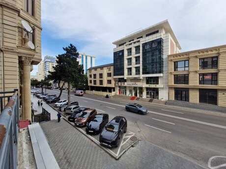 Elan №6149960 - Bakı, 8 Noyabr m., 3 otaqlı, 111 m², 3/17 mərtəbə