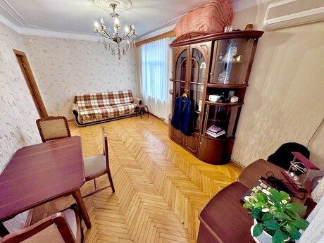 2 otaqlı köhnə tikili - Qara Qarayev m. - 40 m²