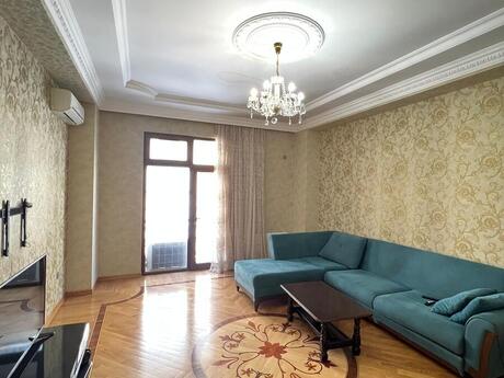 Объявление №6150103 - Баку, пос. Аг шехер, 4-комн., 160 м², 2/7 этаж