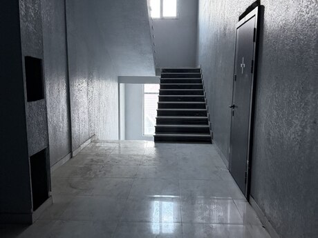 Qurtuluş 93 kompleksində 2 otaqlı yeni tikili mənzil satılır, 76 m², 75 000 AZN, şəkil 3 / 5
