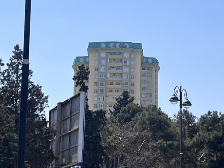 Elmlər Akademiyası m.