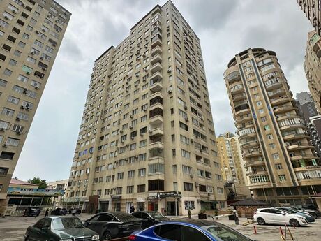 4 otaqlı yeni tikili - Şah İsmayıl Xətai m. - 185 m²