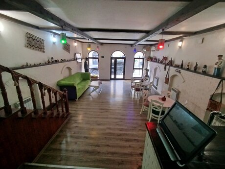 Obyekt - Nizami m. - 1150 m²