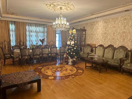 5 otaqlı mənzil, 220 m², 28 May: 850 000 ₼ 2