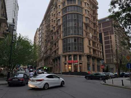4-room apartment, 137 m², İçəri Şəhər: 650 000 ₼ 5
