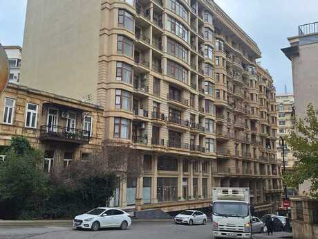 4-room apartment, 137 m², İçəri Şəhər: 650 000 ₼ 3