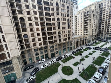 3-комнатная квартира, 205 м², 28 May: 1 020 000 ₼ 4