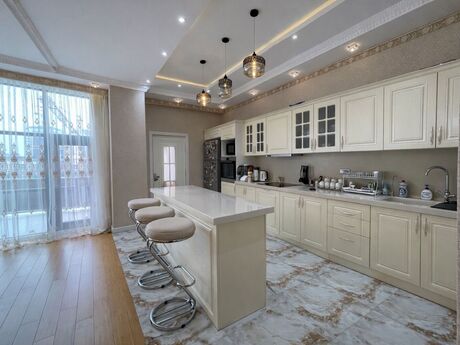 Elan №6152442 - Bakı, 28 May m., 3 otaqlı, 185 m², 17/18 mərtəbə