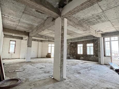 3-комнатная квартира, 146 м², 28 May: 388 000 ₼ 3