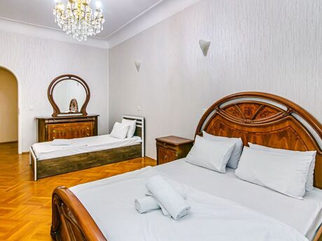 Объявление №6153732 - Баку, м. Сахил, 3-комн., 140 м², 3/4 этаж