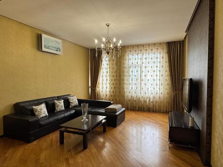 Elan №6153956 - Bakı, 28 May m., 2 otaqlı, 100 m², 8/16 mərtəbə