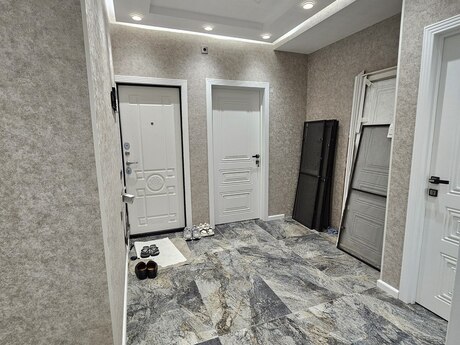 4-room apartment, 125 m², Azadlıq Prospekti: 330 000 ₼ 4