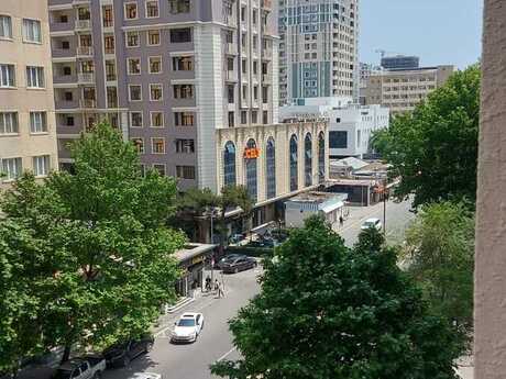 8 Noyabr m.