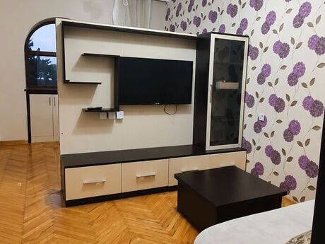 Elan №6154217 - Bakı, Sahil m., 1 otaqlı, 60 m², 2/4 mərtəbə