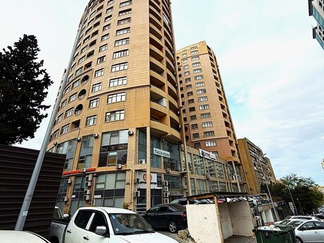 Elan №6154532 - Bakı, İnşaatçılar m., 3 otaqlı, 125 m², 17/18 mərtəbə