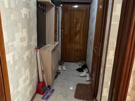 2 otaqlı köhnə tikili - İnşaatçılar m. - 56 m²
