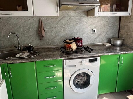 2 otaqlı köhnə tikili - İnşaatçılar m. - 56 m²