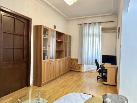 Elan №6148319 - Bakı, 28 May m., 2 otaqlı, 50 m², 4/4 mərtəbə