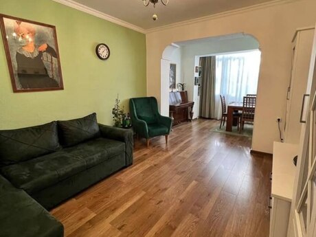 Elan №6155115 - Bakı, Elmlər Akademiyası m., 2 otaqlı, 61 m², 3/5 mərtəbə