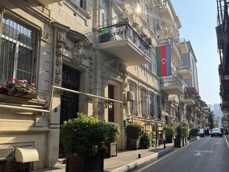 Elan №6155378 - Bakı, Sahil m., 4 otaqlı, 105 m², 1/4 mərtəbə