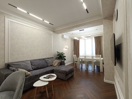 Elan №6155492 - Bakı, Şah İsmayıl Xətai m., 2 otaqlı, 70 m², 13/19 mərtəbə