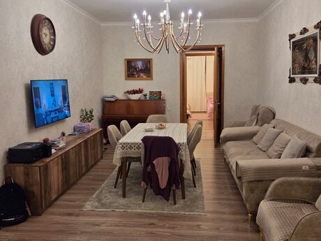 Elan №6155833 - Bakı, Şah İsmayıl Xətai m., 2 otaqlı, 65 m², 2/4 mərtəbə