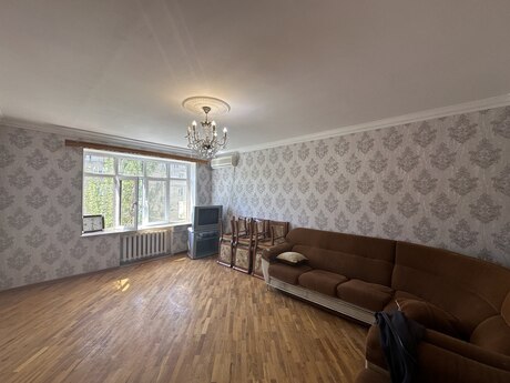 Elan №6156029 - Bakı, Qaraçuxur q., 2 otaqlı, 60 m², 4/5 mərtəbə