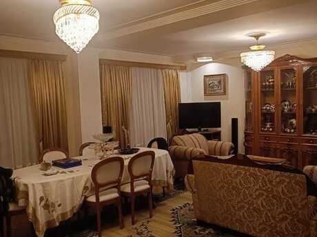 Elan №6156269 - Bakı, 6-cı mikrorayon q., 5 otaqlı, 145 m², 9/9 mərtəbə