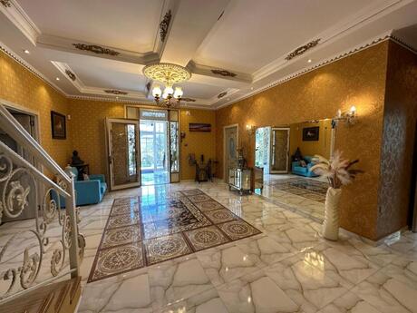 5 otaqlı həyət evi/bağ evi - Şüvəlan q. - 240 m²