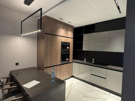 Elan №6156802 - Bakı, Ağ şəhər q., 3 otaqlı, 130 m², 13/21 mərtəbə