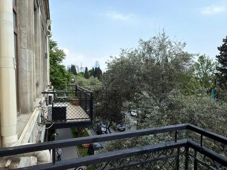 3 otaqlı mənzil, 142 m², İçəri Şəhər: 900 000 ₼ 2