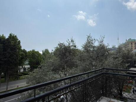 3 otaqlı mənzil, 142 m², İçəri Şəhər: 900 000 ₼ 3