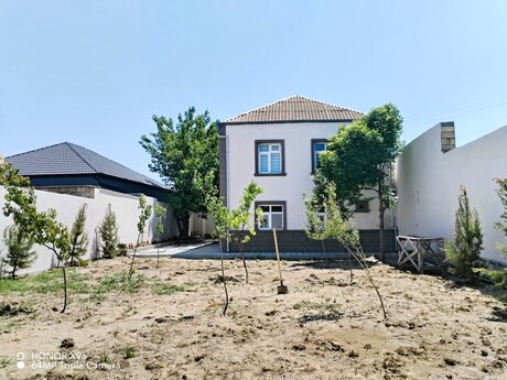 5 otaqlı həyət evi/bağ evi - Novxanı q. - 250 m²